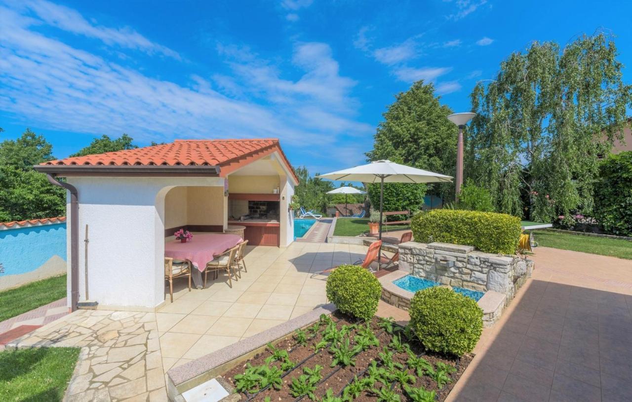 Villa Anita With Common Pool Vrvari Exterior foto
