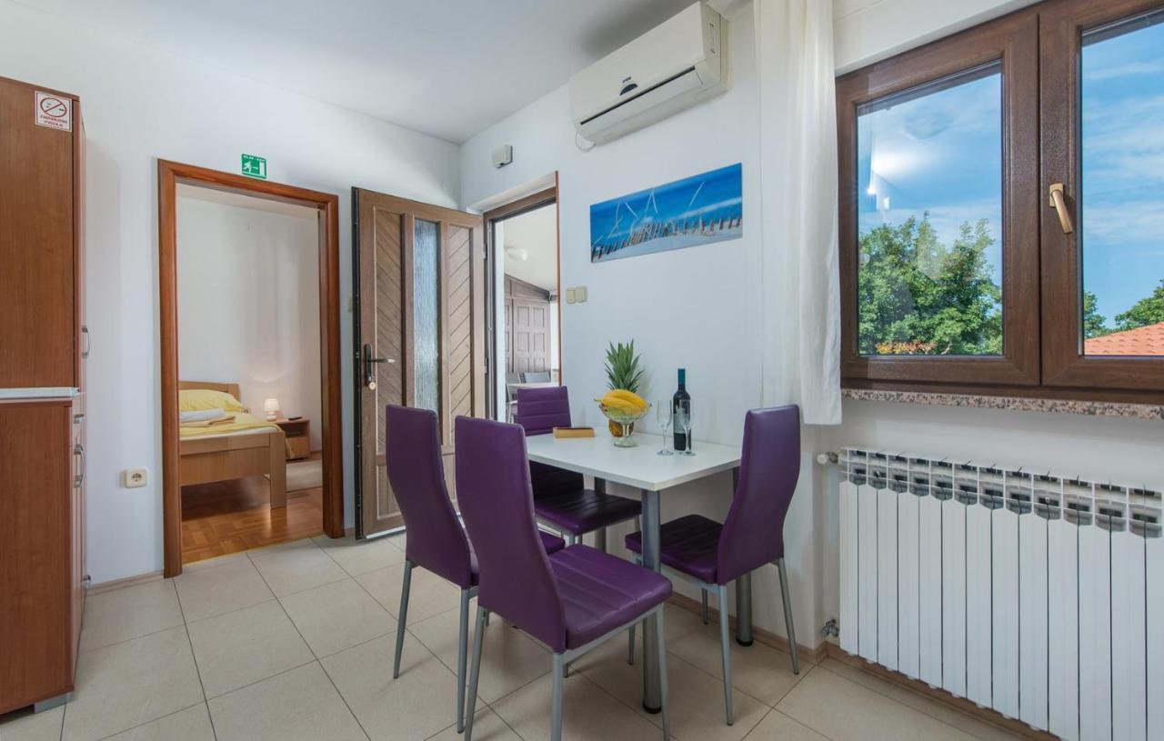 Villa Anita With Common Pool Vrvari Exterior foto
