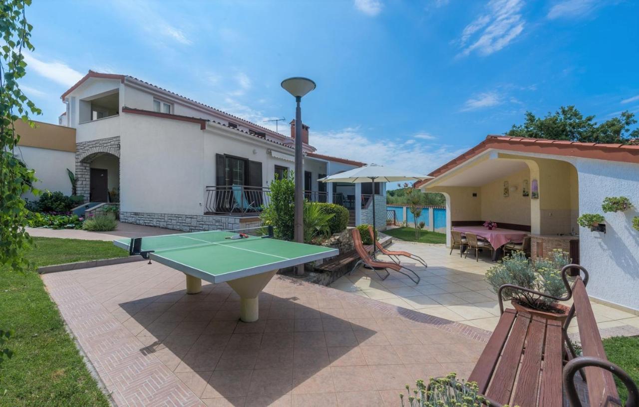 Villa Anita With Common Pool Vrvari Exterior foto