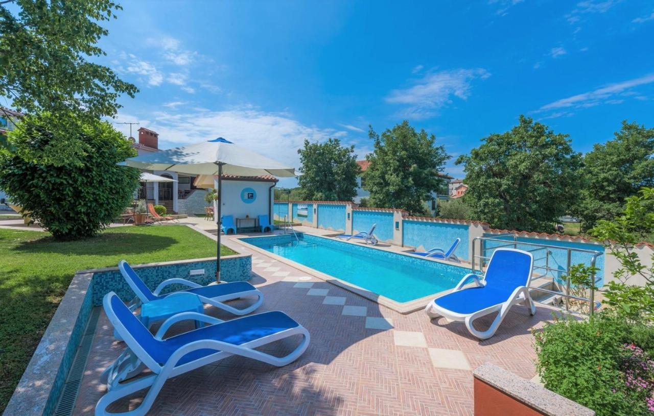 Villa Anita With Common Pool Vrvari Exterior foto