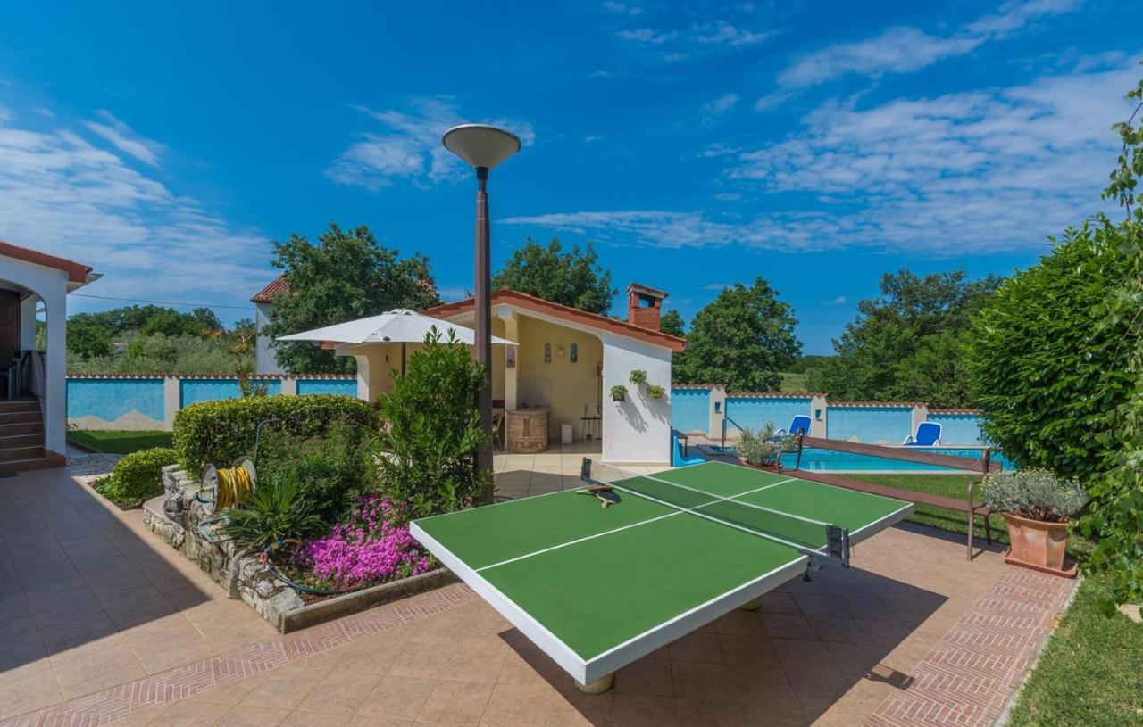 Villa Anita With Common Pool Vrvari Exterior foto