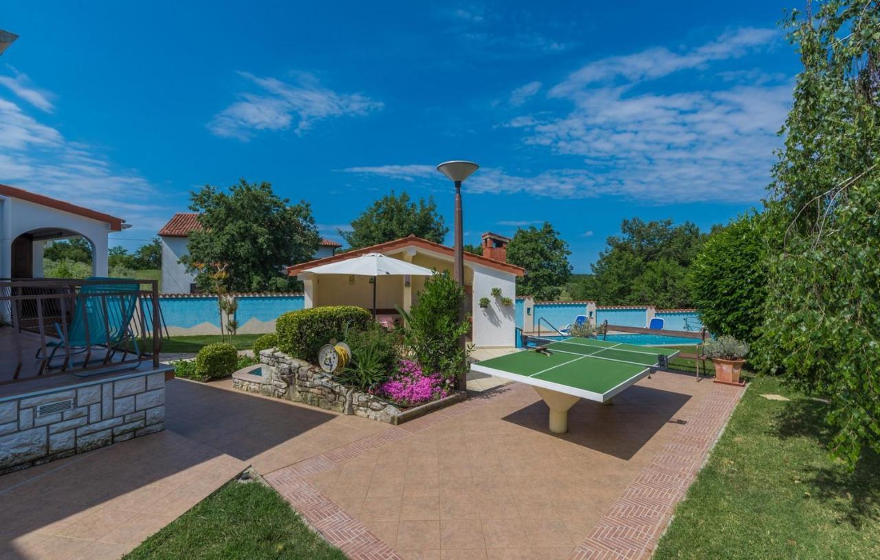 Villa Anita With Common Pool Vrvari Exterior foto